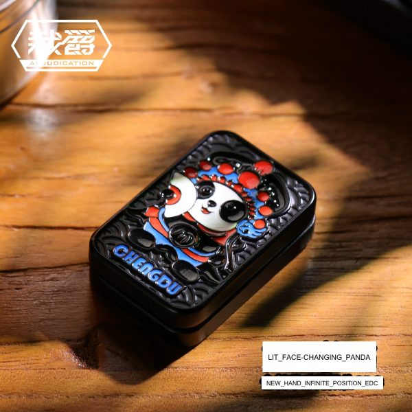 CAIJUE Face-Changing Panda EDC – Trick Push Card Toy